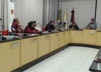 SESSÃO ORDINÁRIA: Vereadores apresentam série de requerimentos e cobram transparência do Executivo